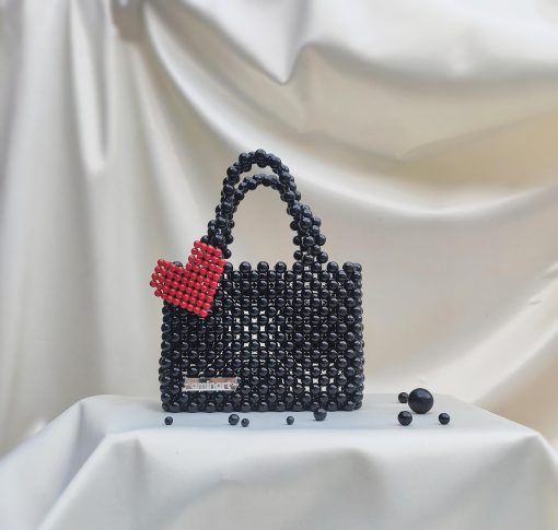 Nacre Pearl small black with heart